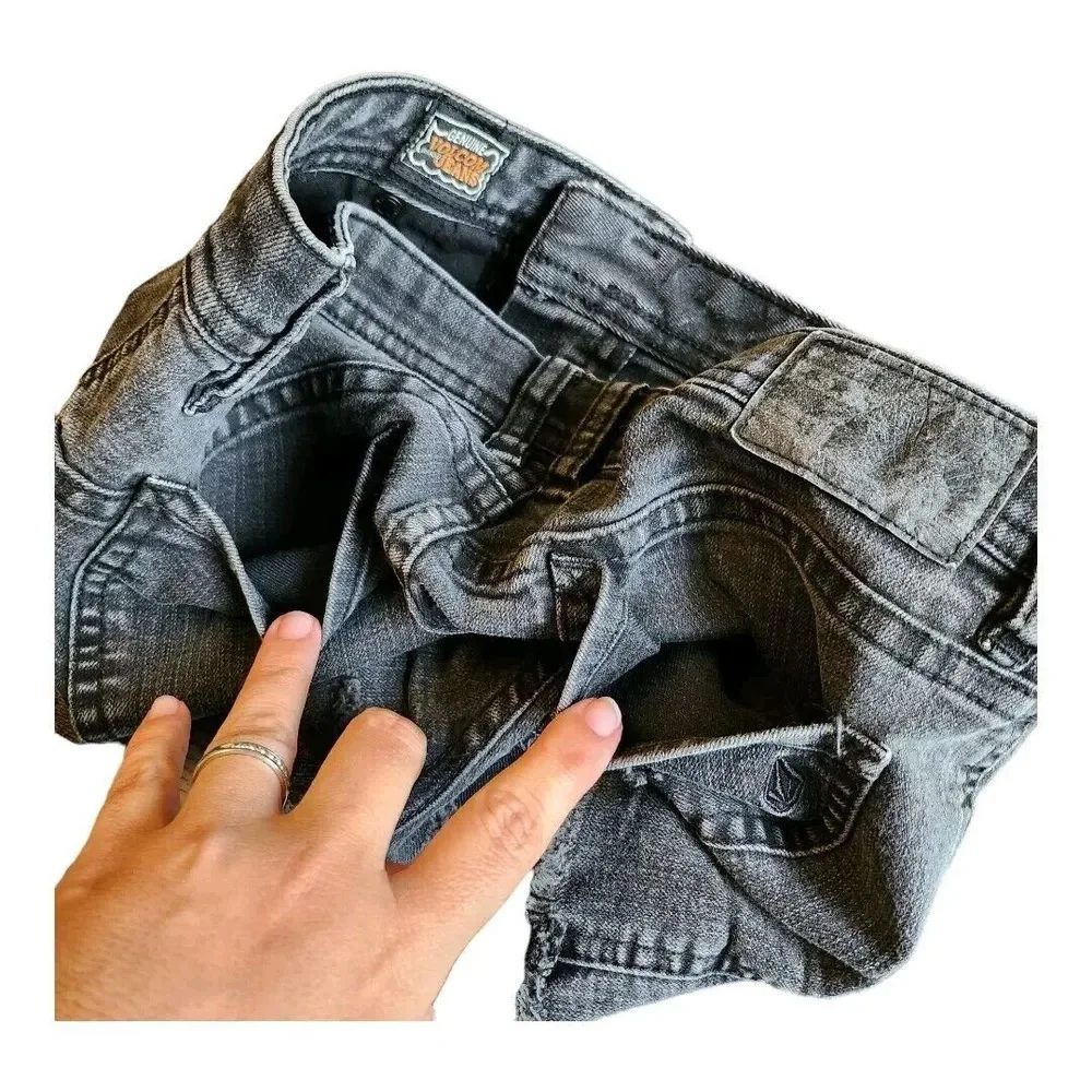 Volcom High Voltage Destroyed Denim Short Shorts. Black, Juniors Size 7 Distress